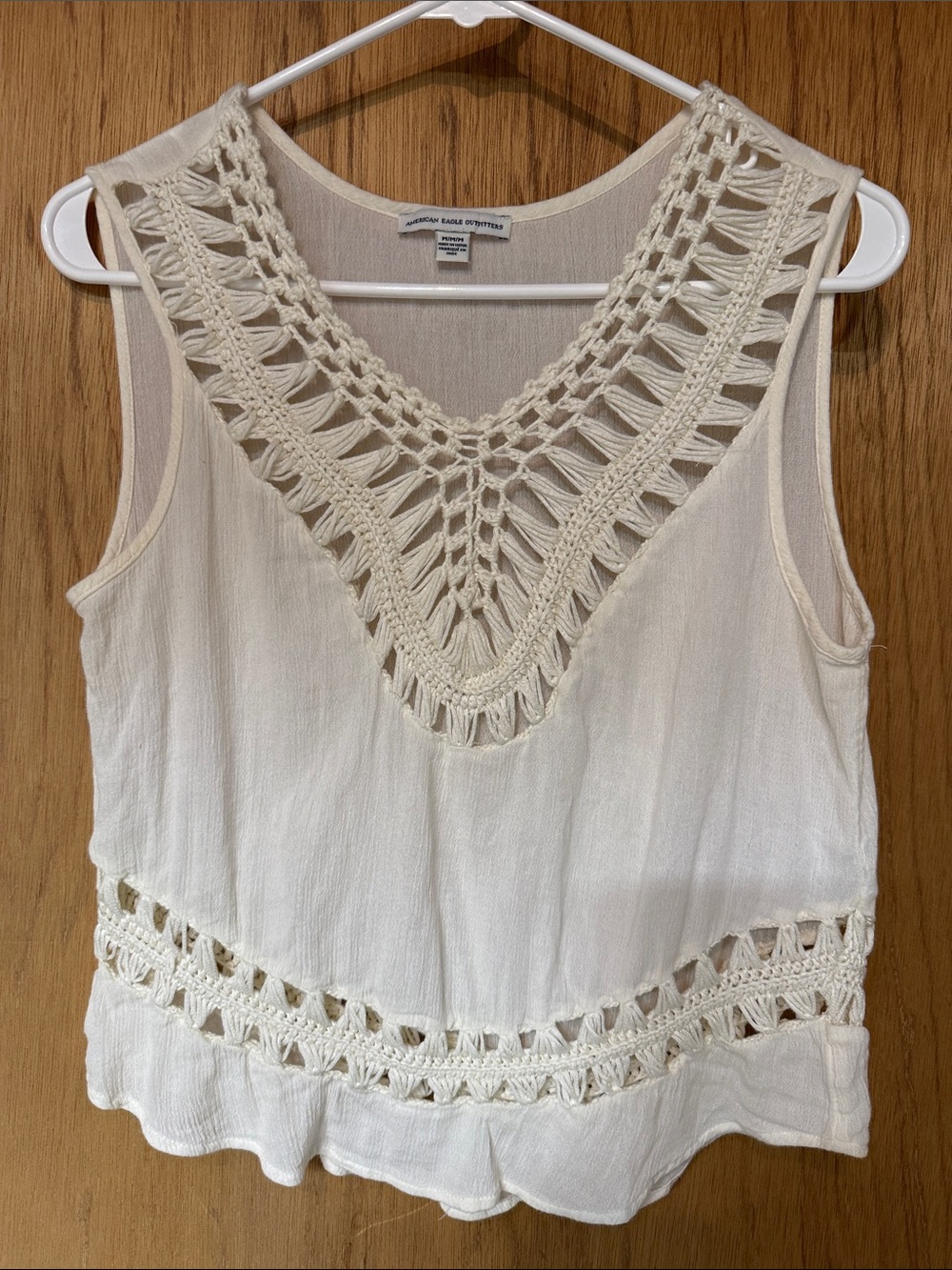 American Eagle Outfitters Cream Crochet V‑Neck Sleeveless Tank Top